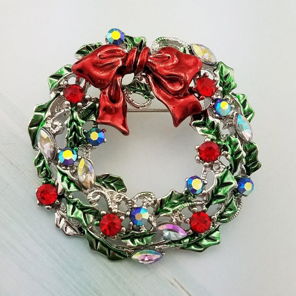 Silver Tone Wreath Green Red Austrian Crystal Round Brooch Pin - Picture 2 of 5